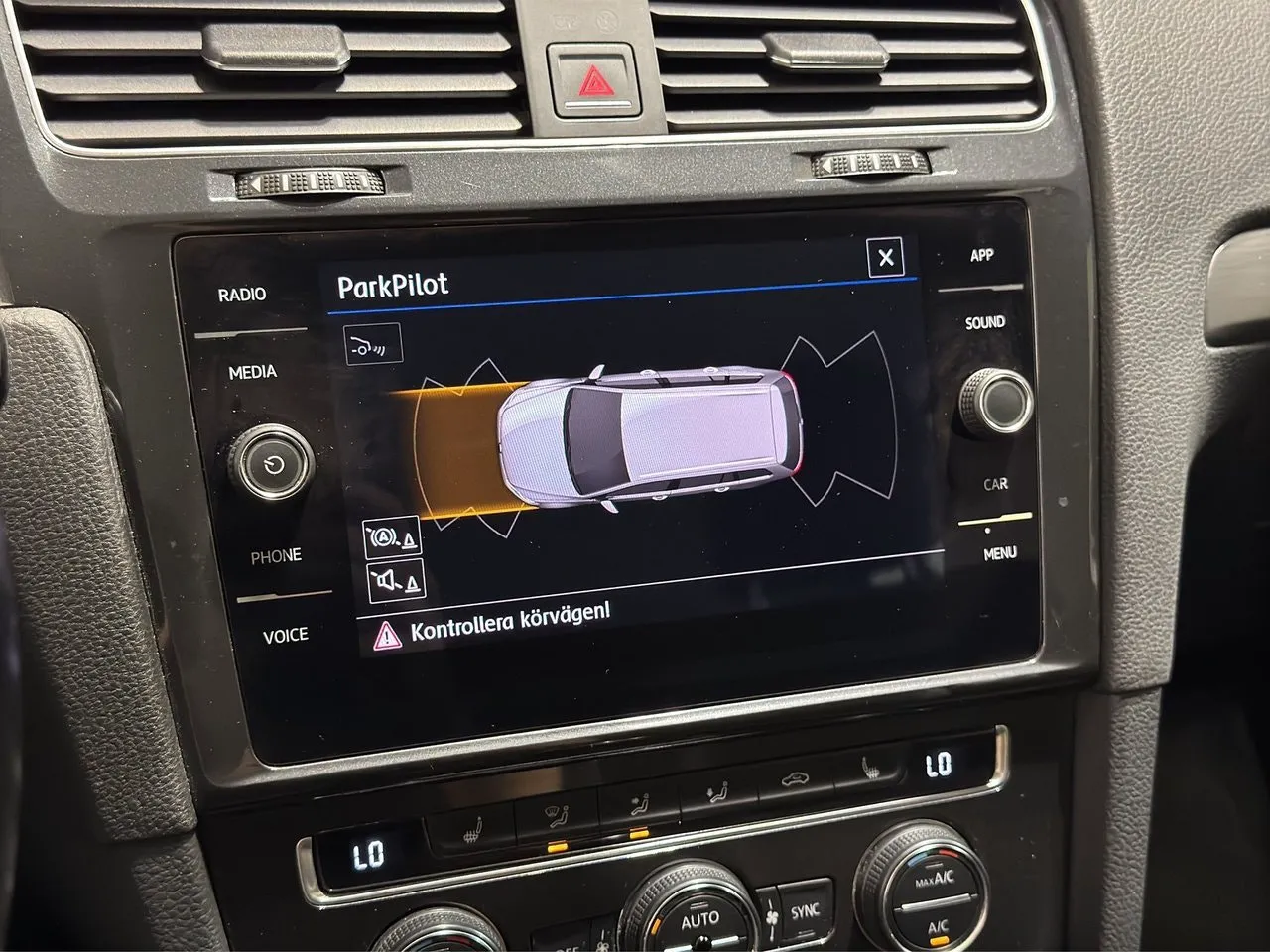 Vehicle image 18