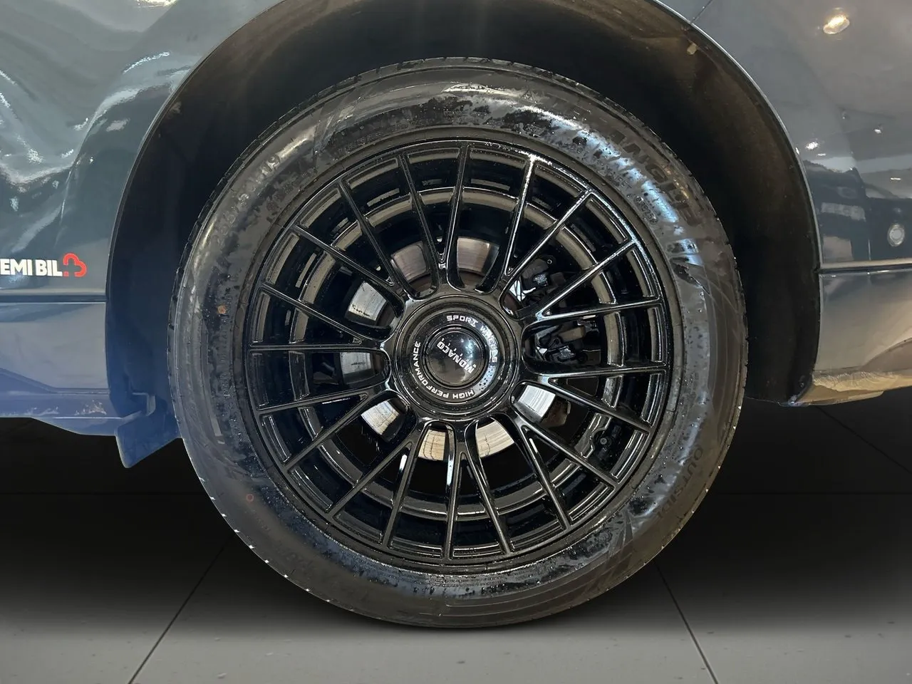 Vehicle image 13