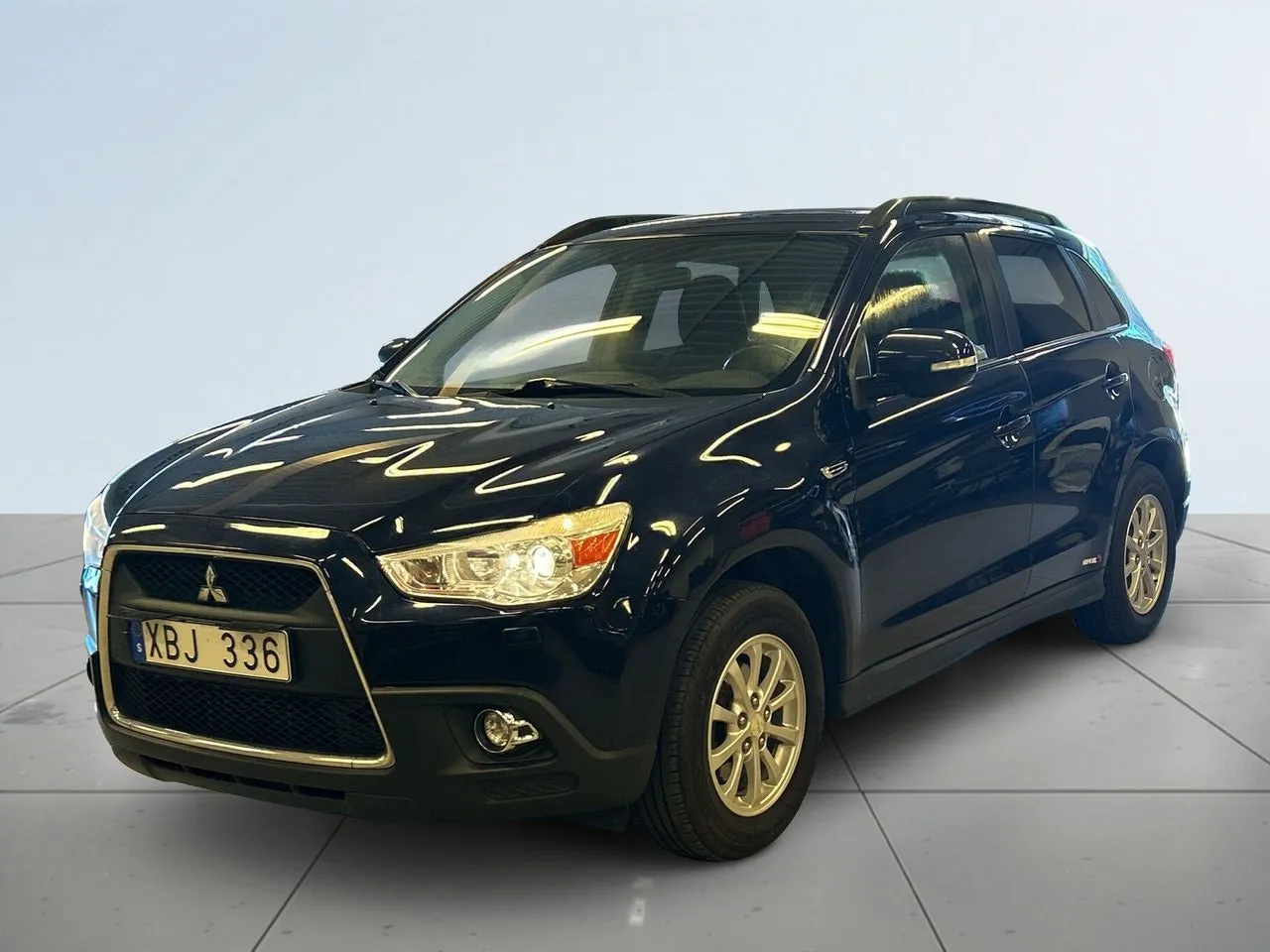 Vehicle image 15