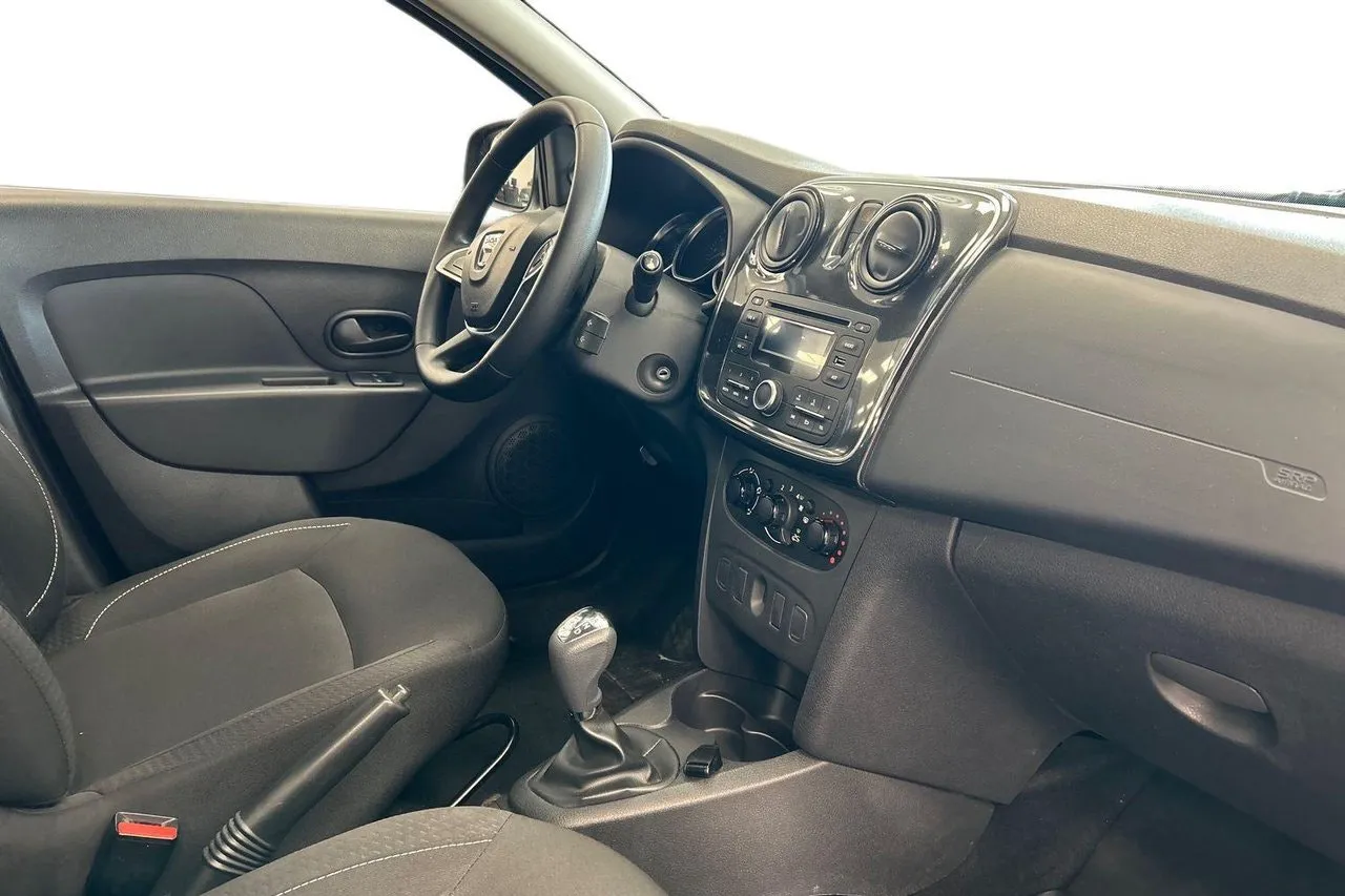 Vehicle image 8