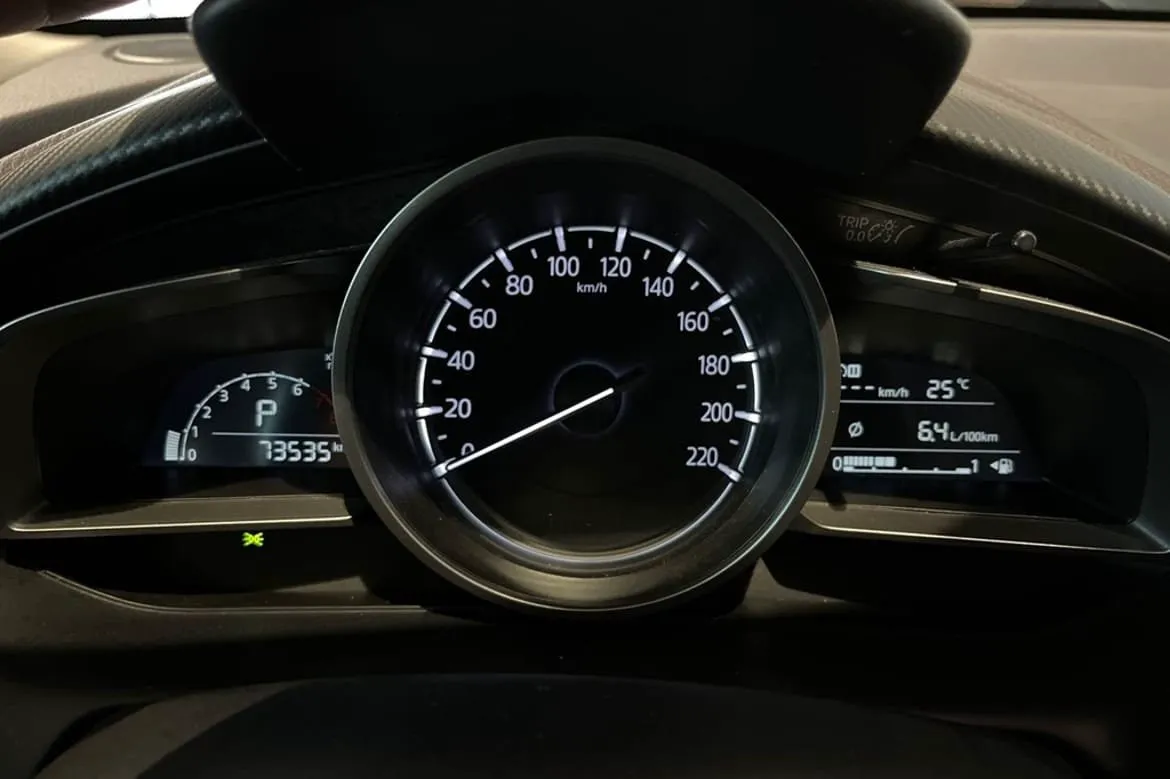 Vehicle image 14