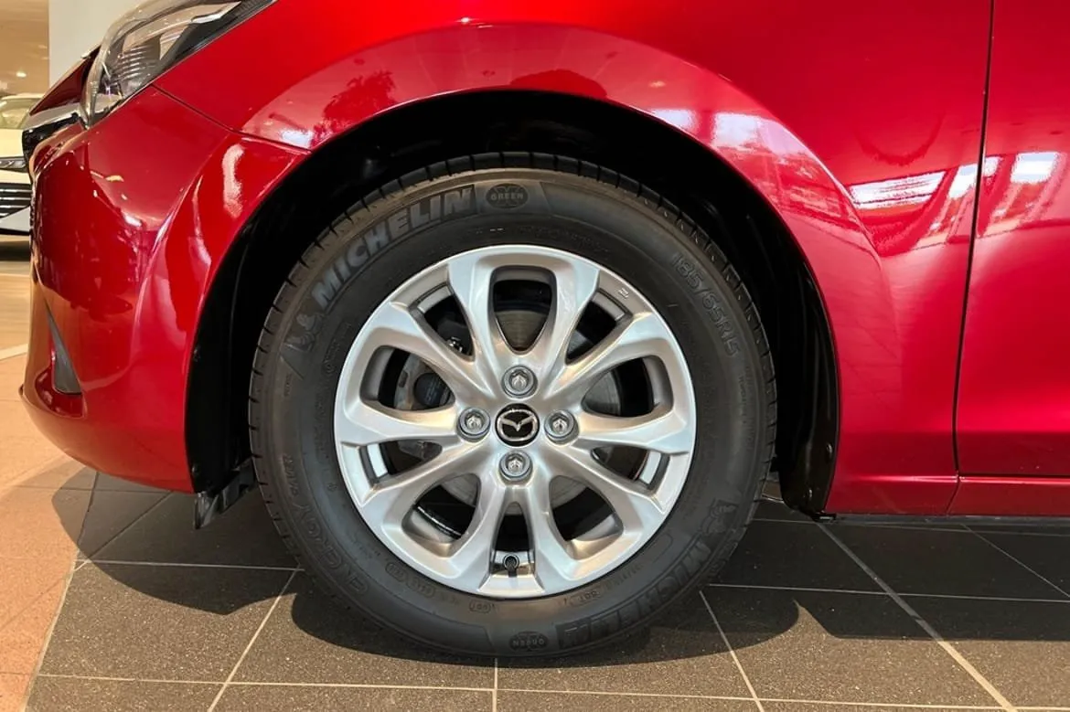 Vehicle image 21