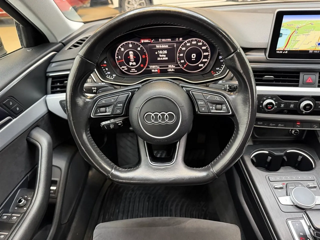 Vehicle image 6