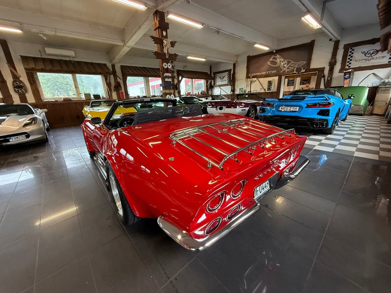 Vehicle image 10