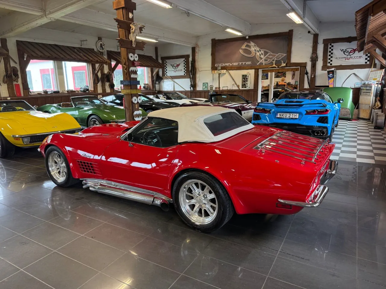 Vehicle image 19