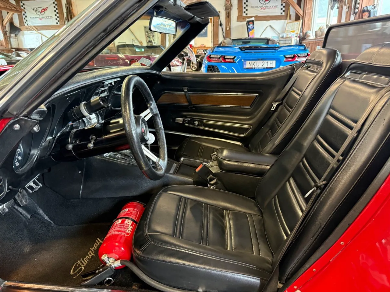 Vehicle image 25