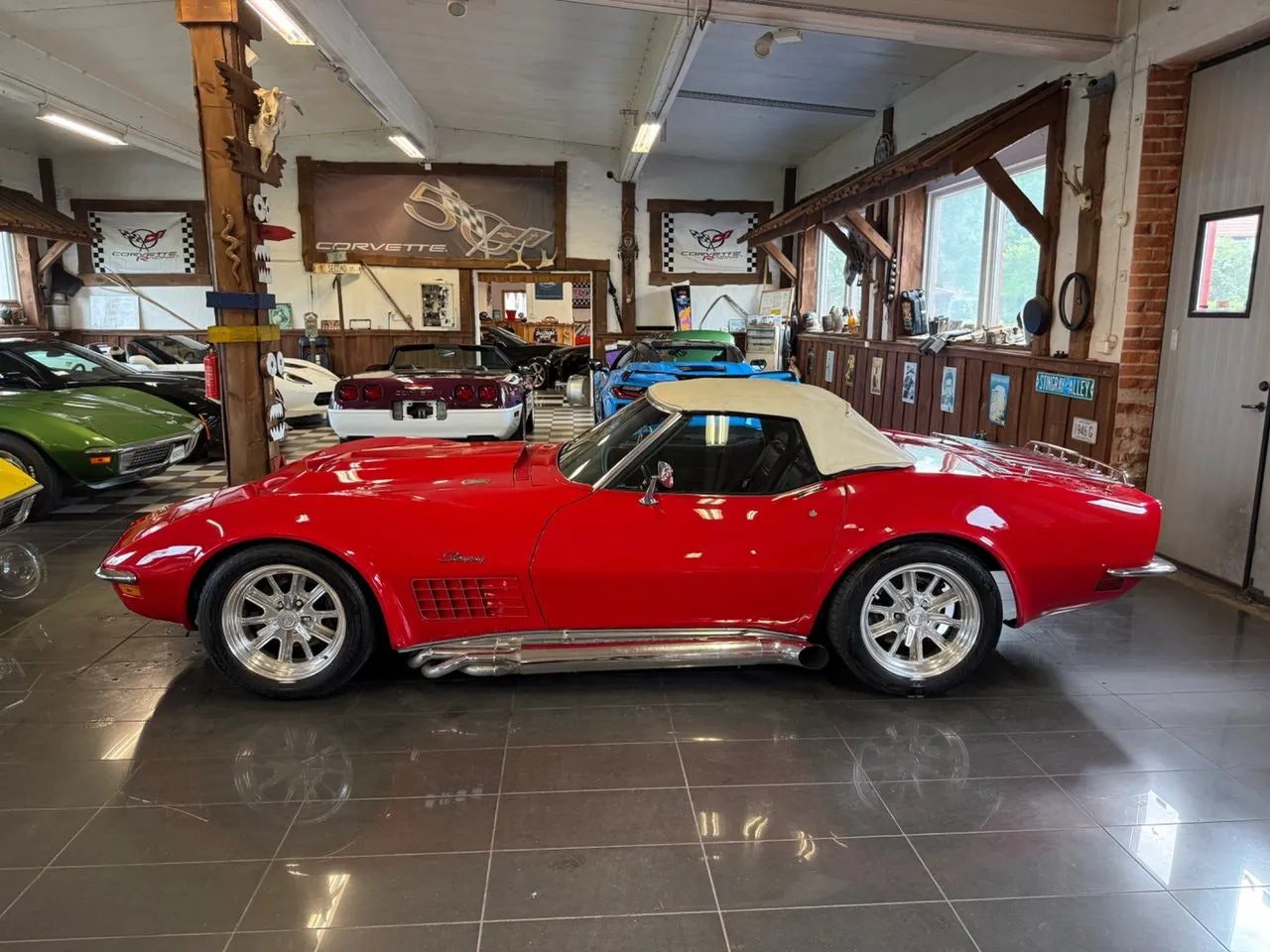 Vehicle image 18