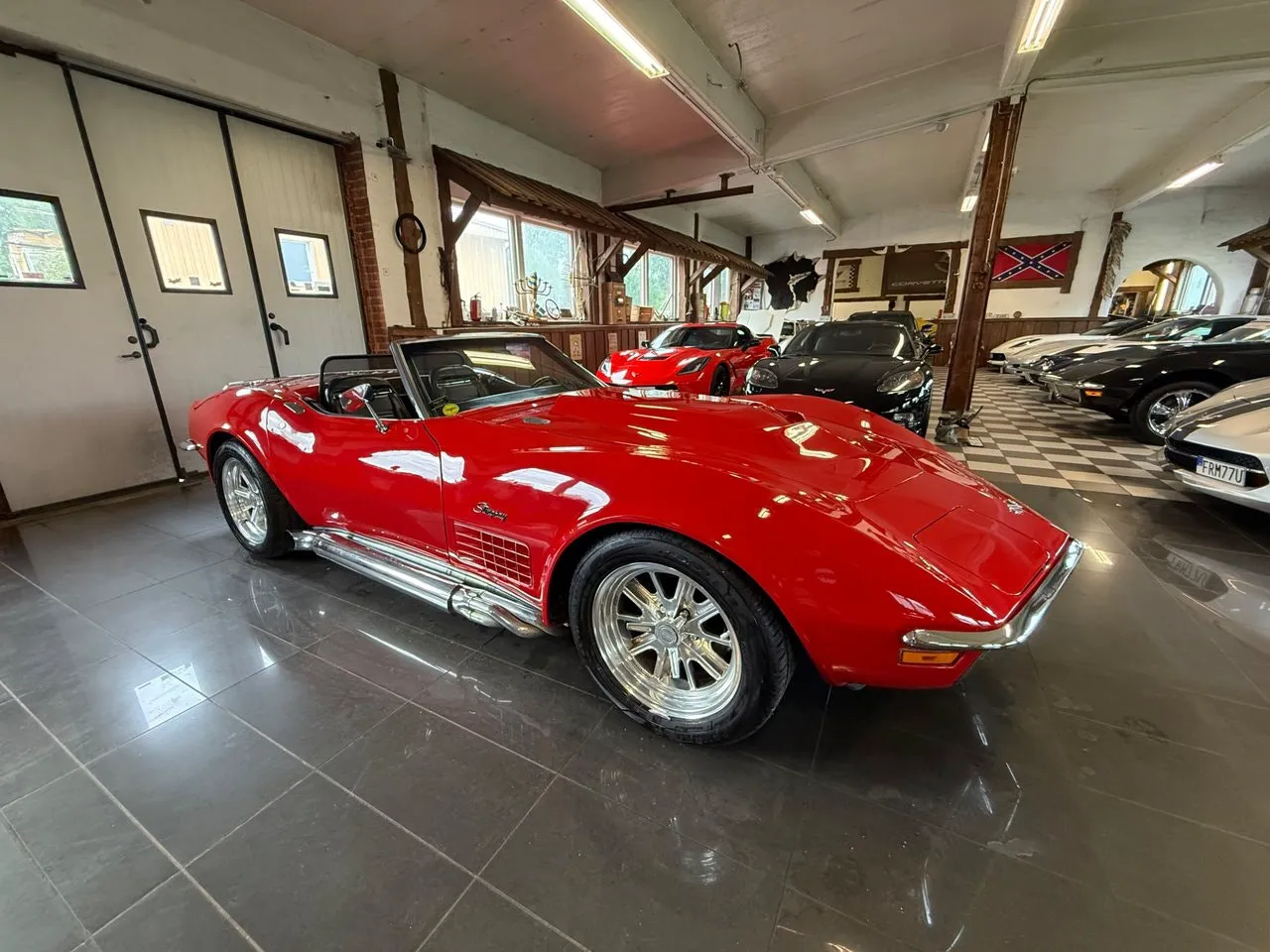 Vehicle image 14