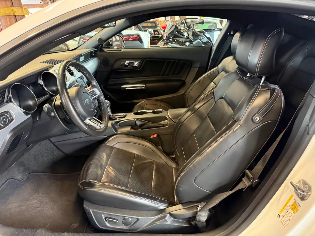 Vehicle image 18