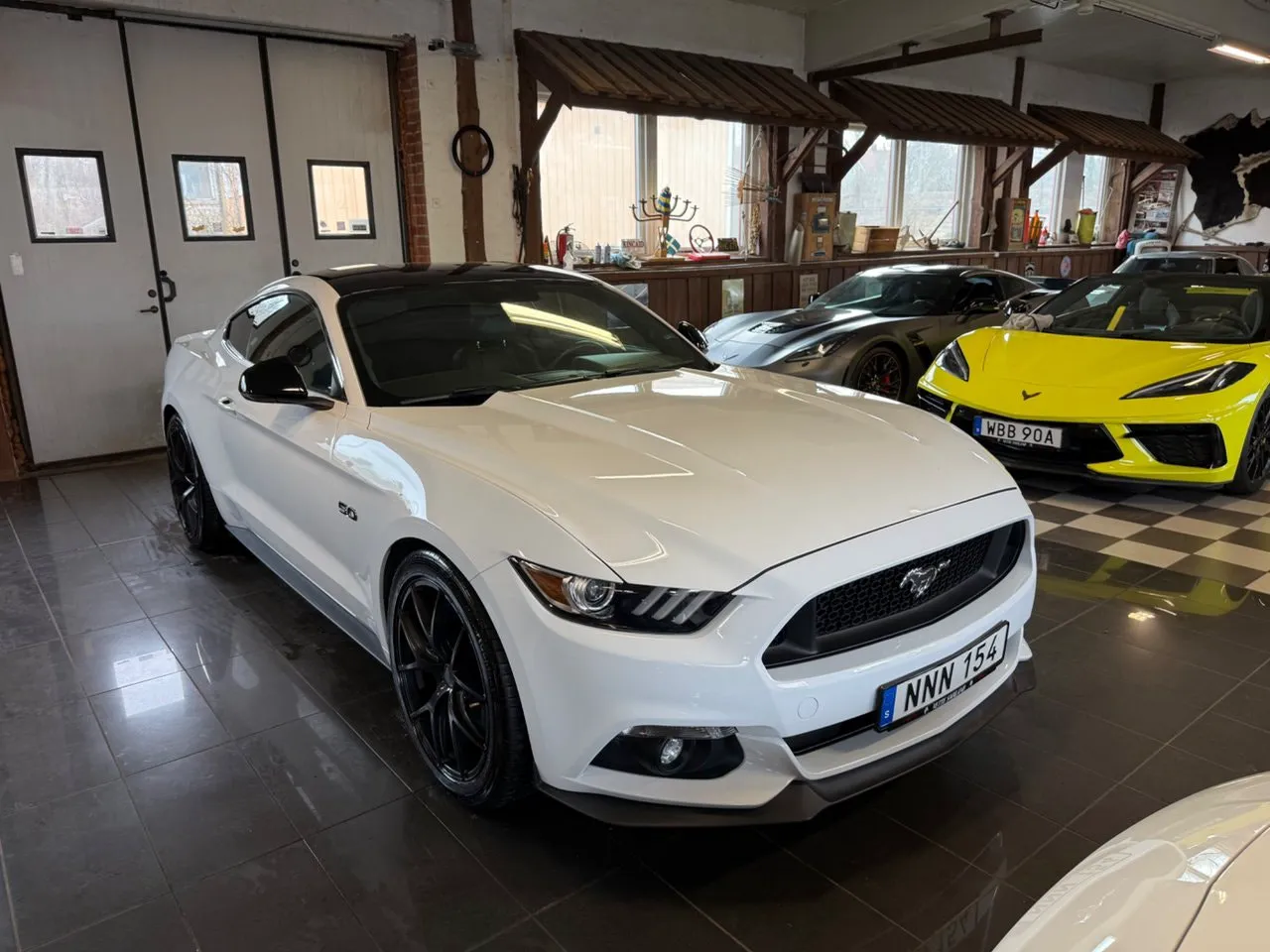 Vehicle image 11