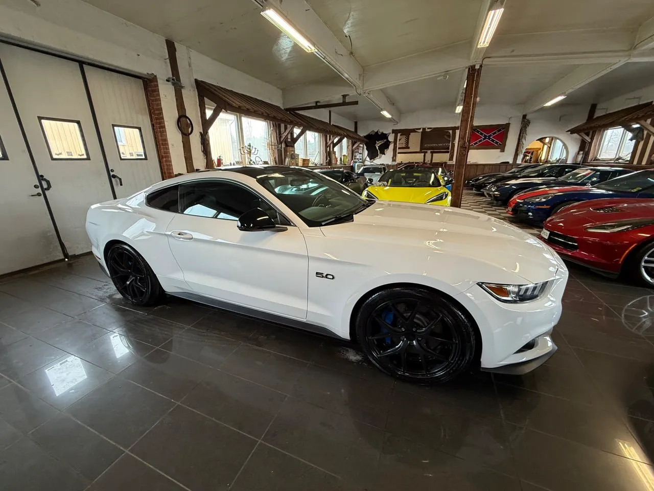 Vehicle image 10