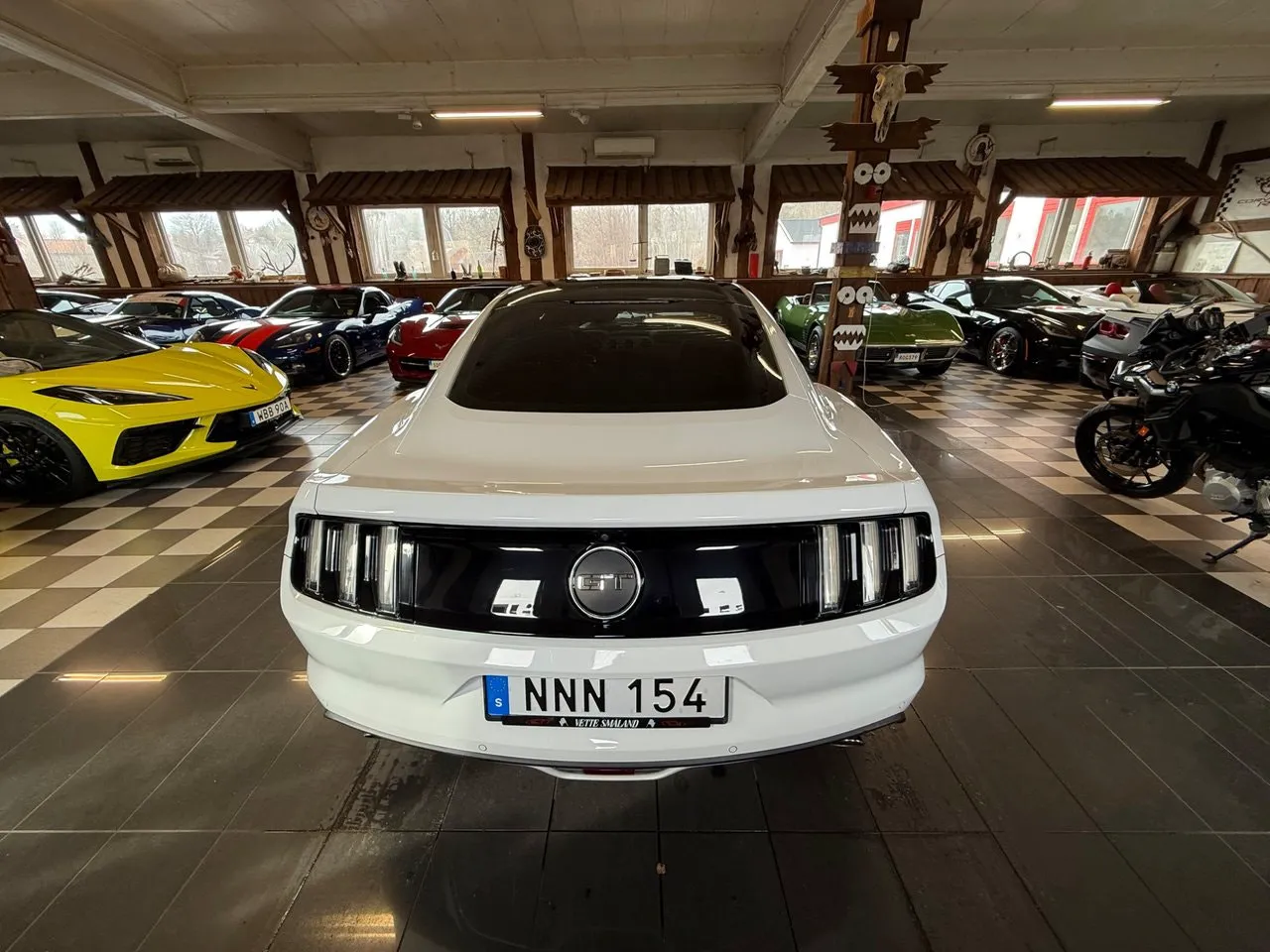 Vehicle image 7