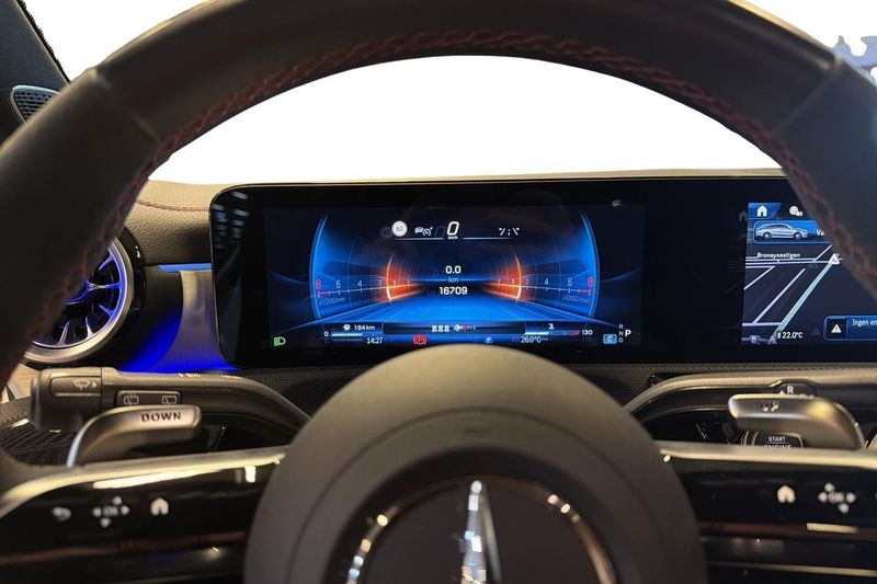 Mercedes CLA45 AMG bild 7