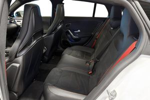 Mercedes CLA45 AMG bild 15