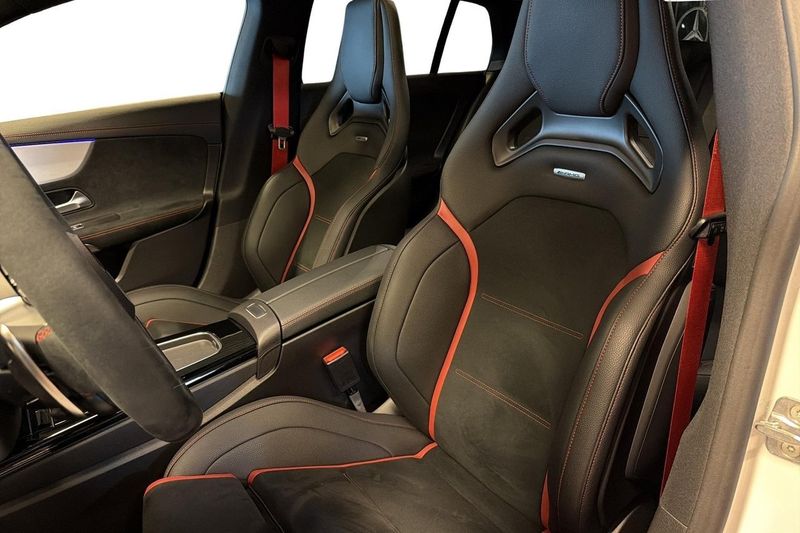 Mercedes CLA45 AMG bild 18