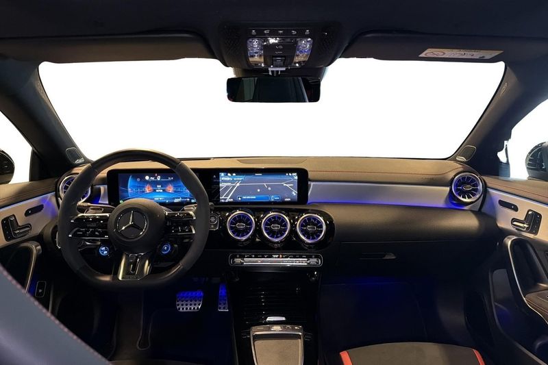 Mercedes CLA45 AMG bild 9