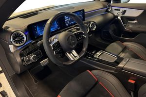 Mercedes CLA45 AMG bild 8