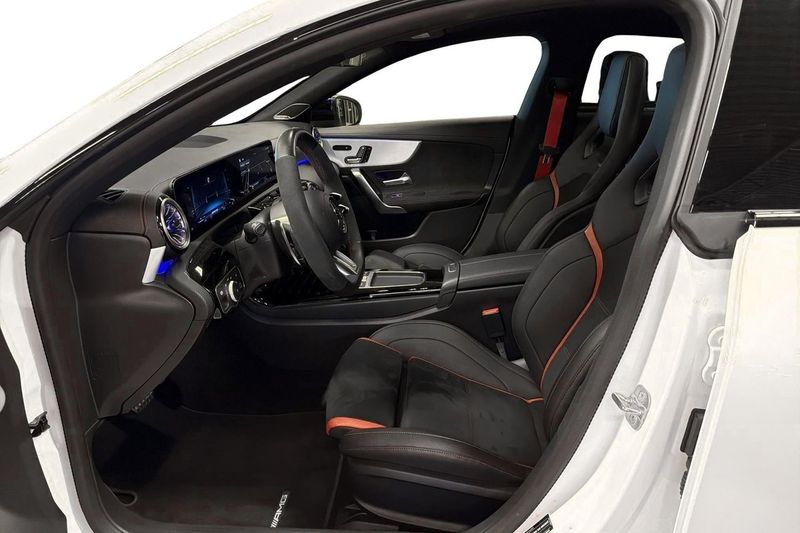 Mercedes CLA45 AMG bild 14