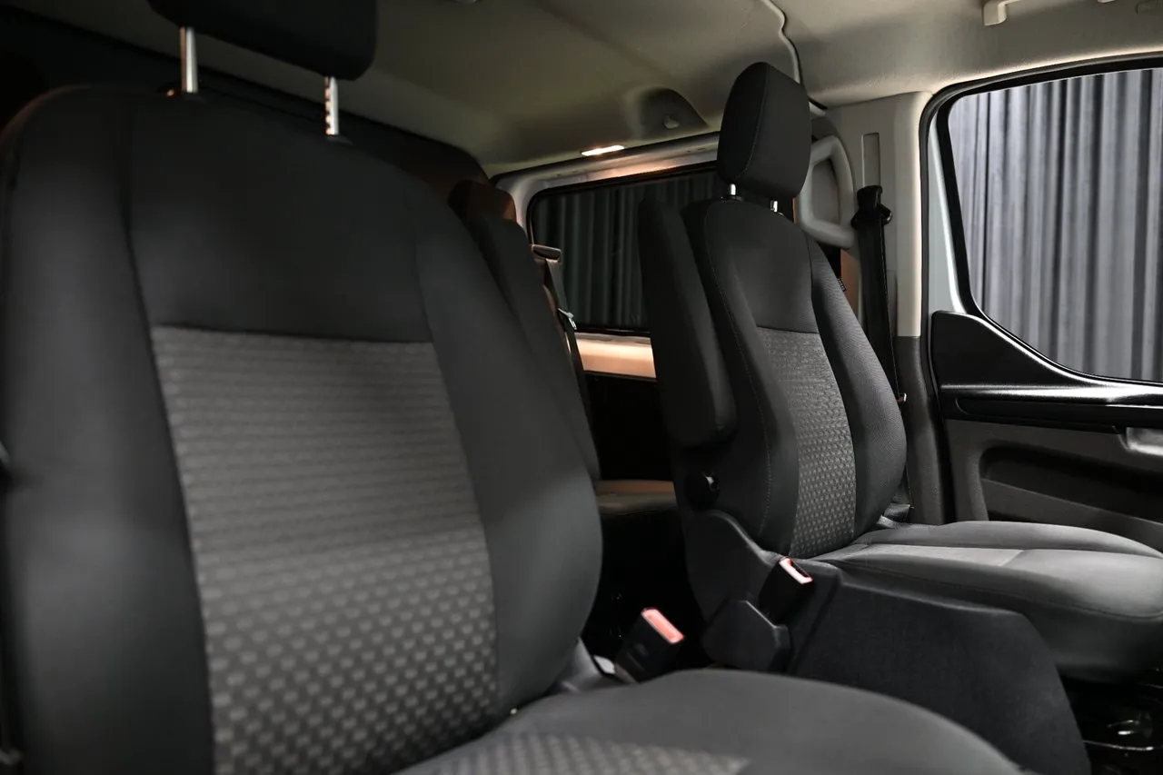 Vehicle image 21