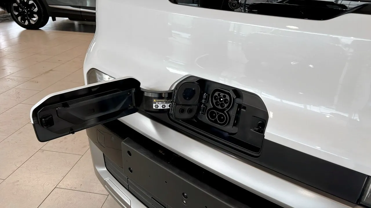 Vehicle image 14