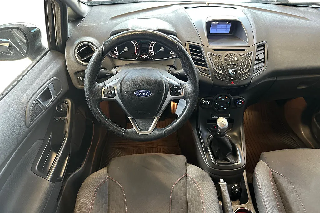 Vehicle image 14