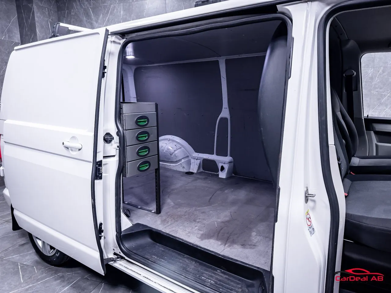 Vehicle image 15