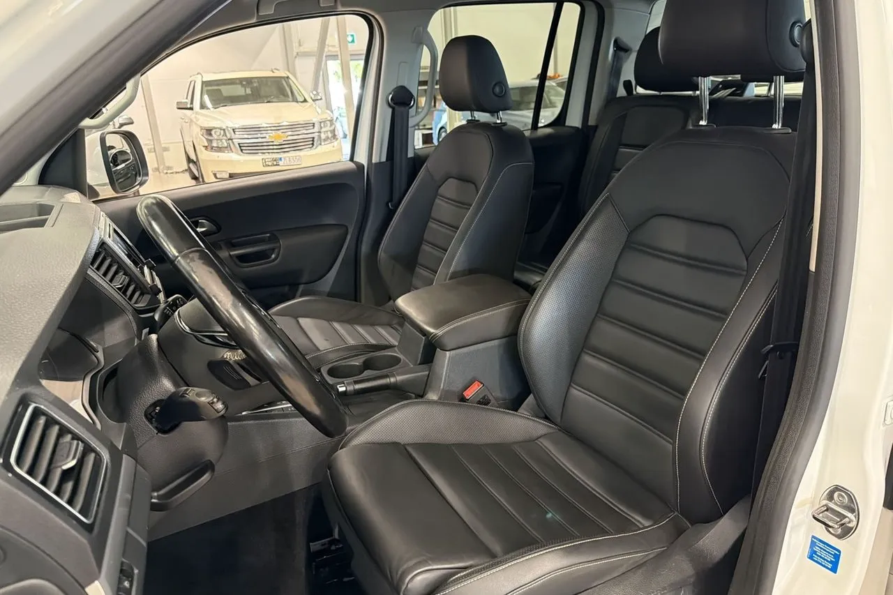 Vehicle image 18