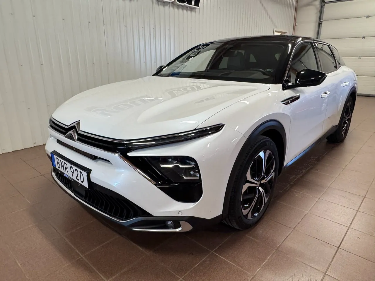 Vehicle image 3
