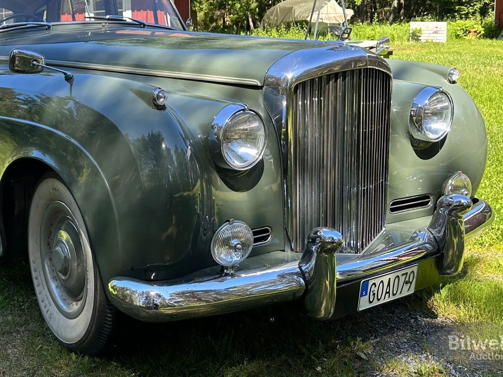 Vehicle image 18