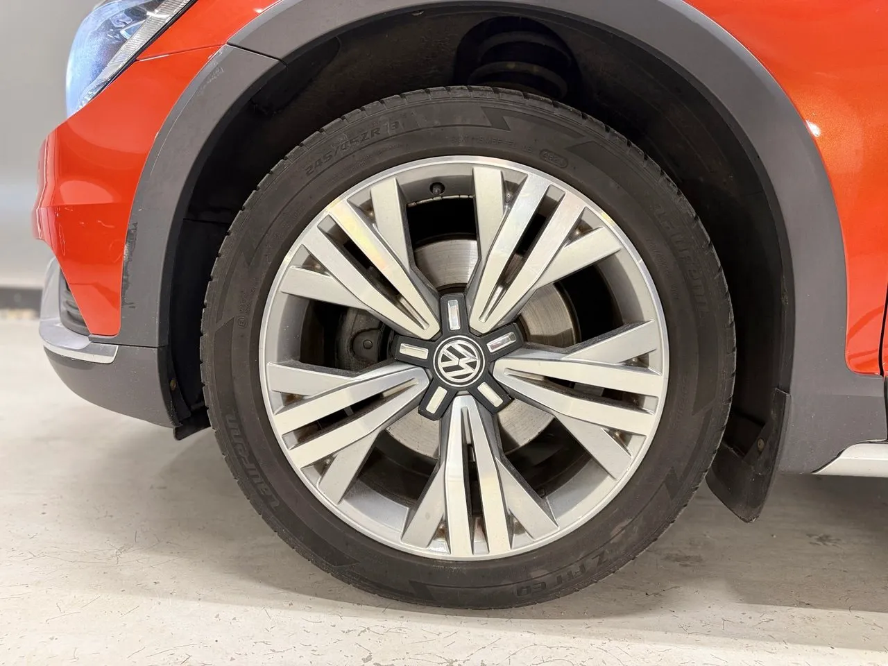 Vehicle image 8