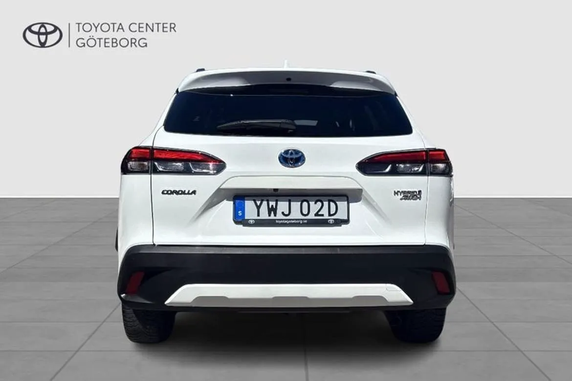 Vehicle image 5