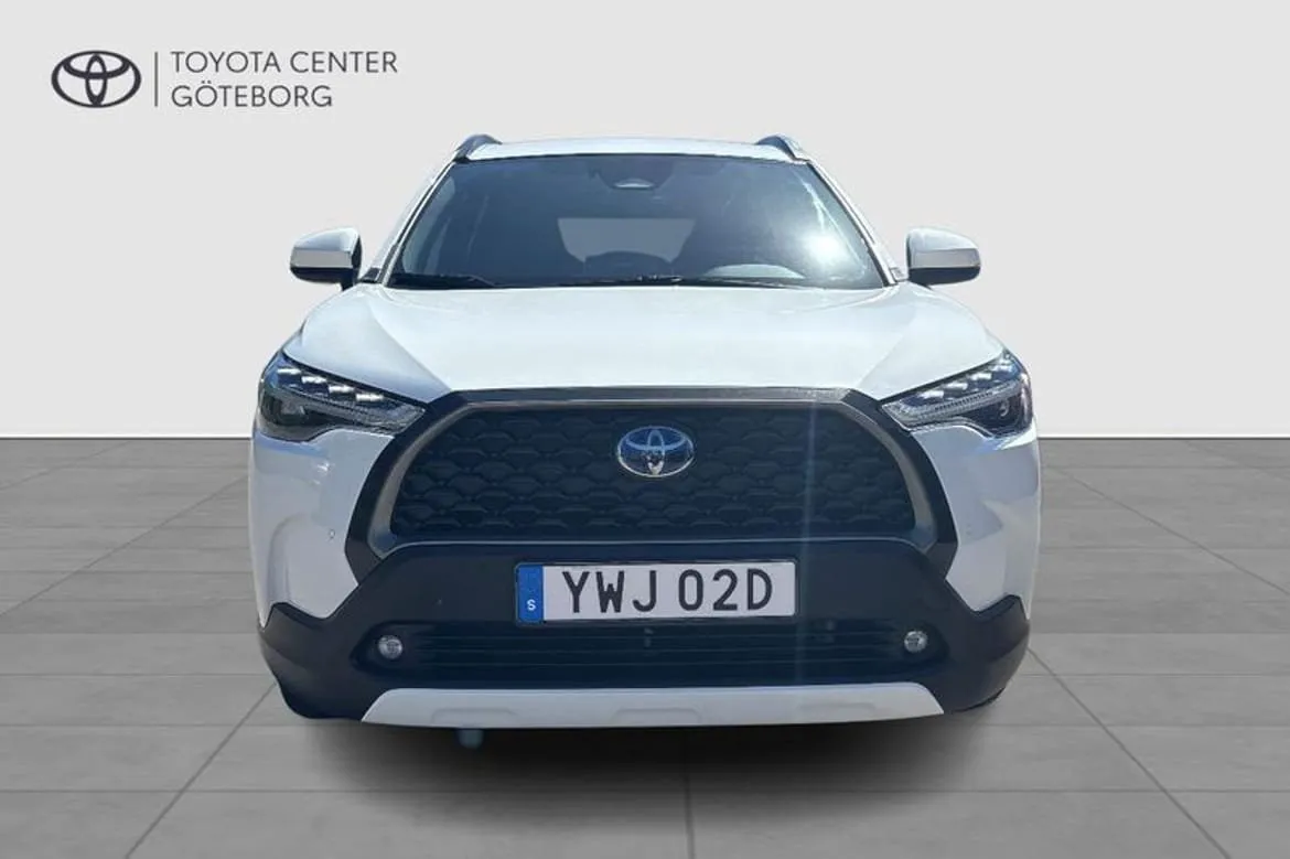 Vehicle image 6