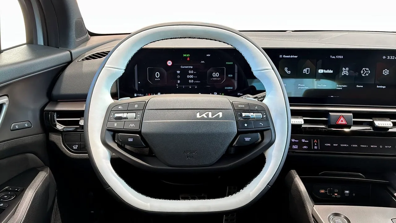 Vehicle image 26