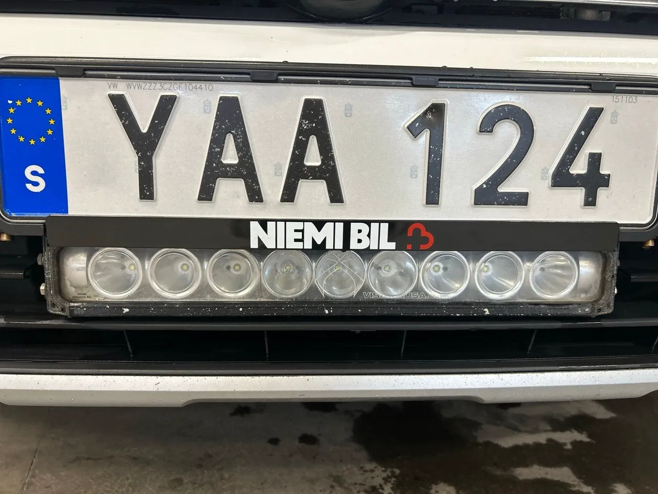 Vehicle image 16