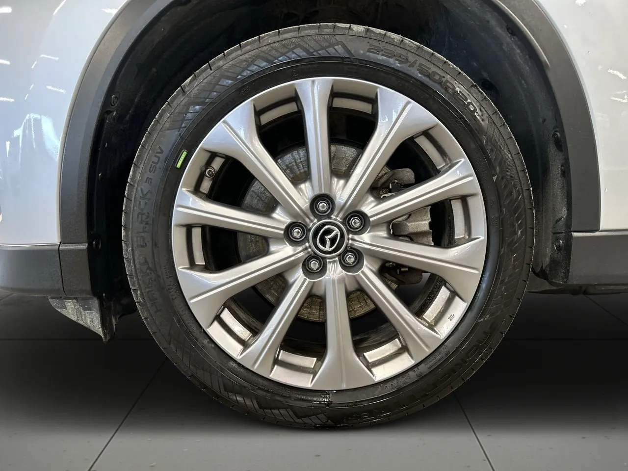 Vehicle image 13