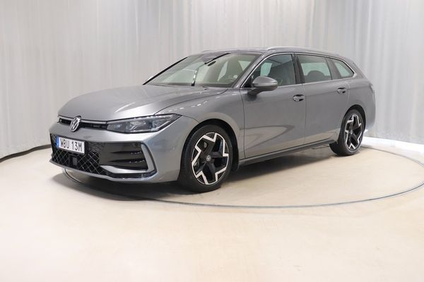 Volkswagen Passat R-Line 1.5 eTSI 150hk Drag Värmare Nav Kamera - 2025
