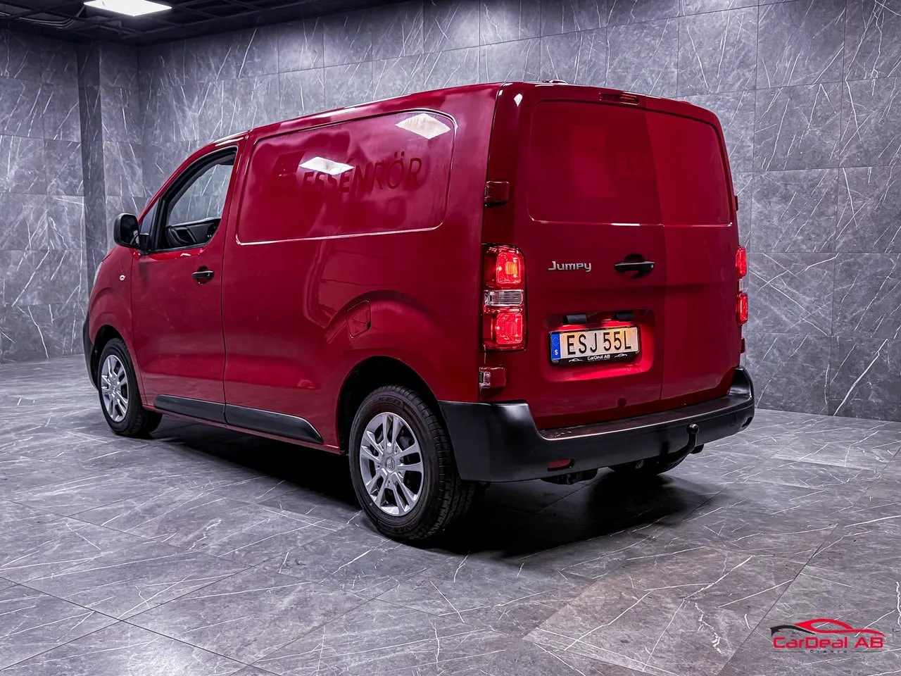 Vehicle image 4