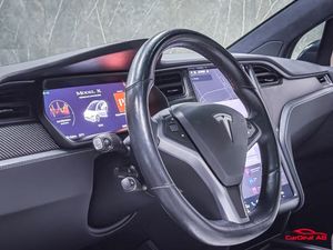 Tesla Model X bild 12