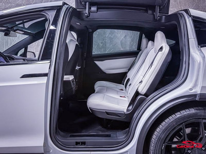Tesla Model X bild 16