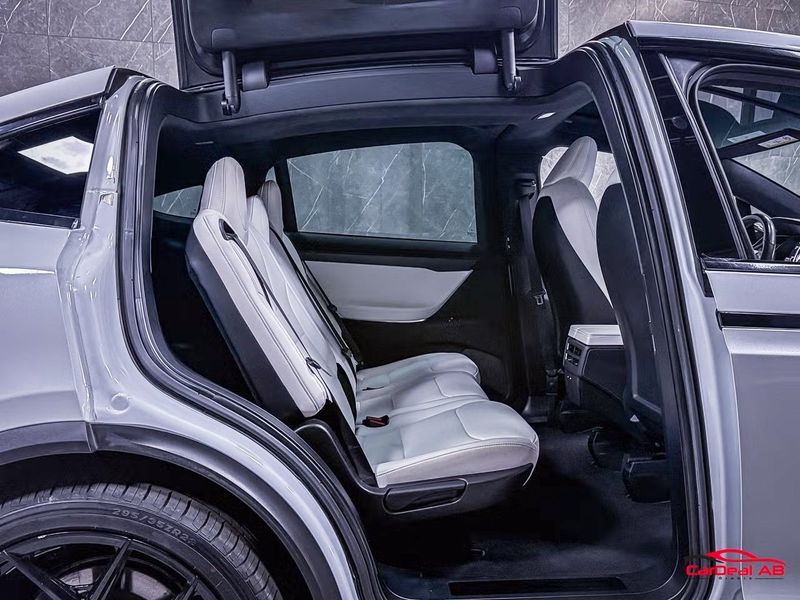 Tesla Model X bild 15