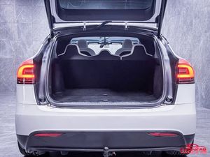 Tesla Model X bild 17