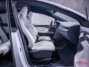Tesla Model X bild 14