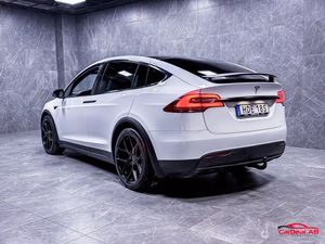 Tesla Model X bild 5