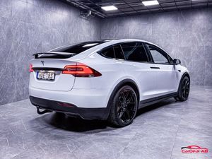 Tesla Model X bild 7