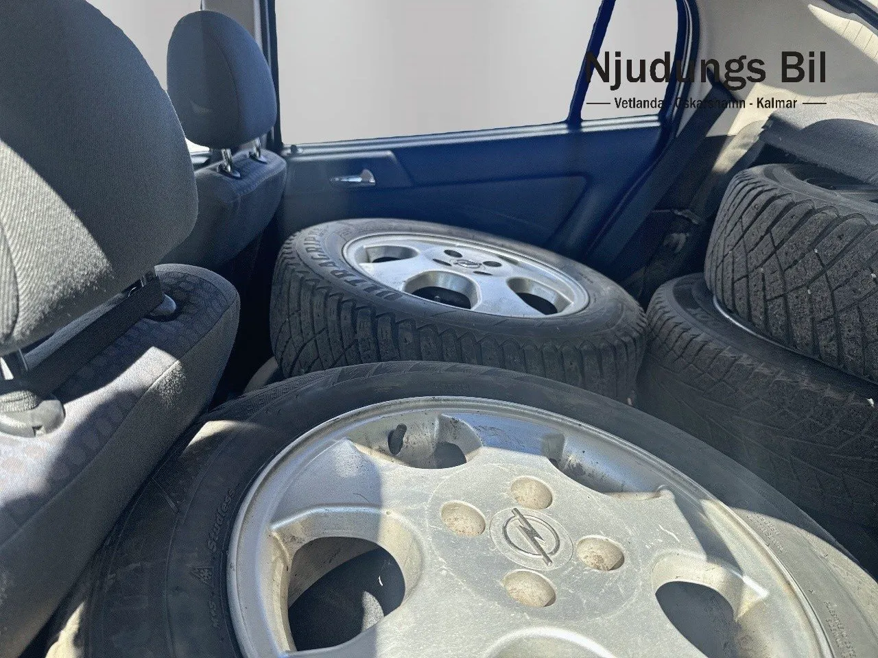 Vehicle image 5