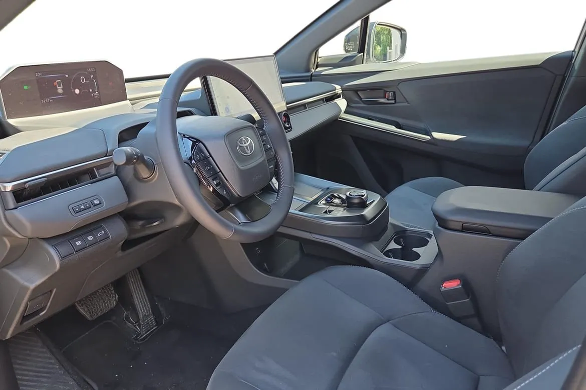 Vehicle image 11