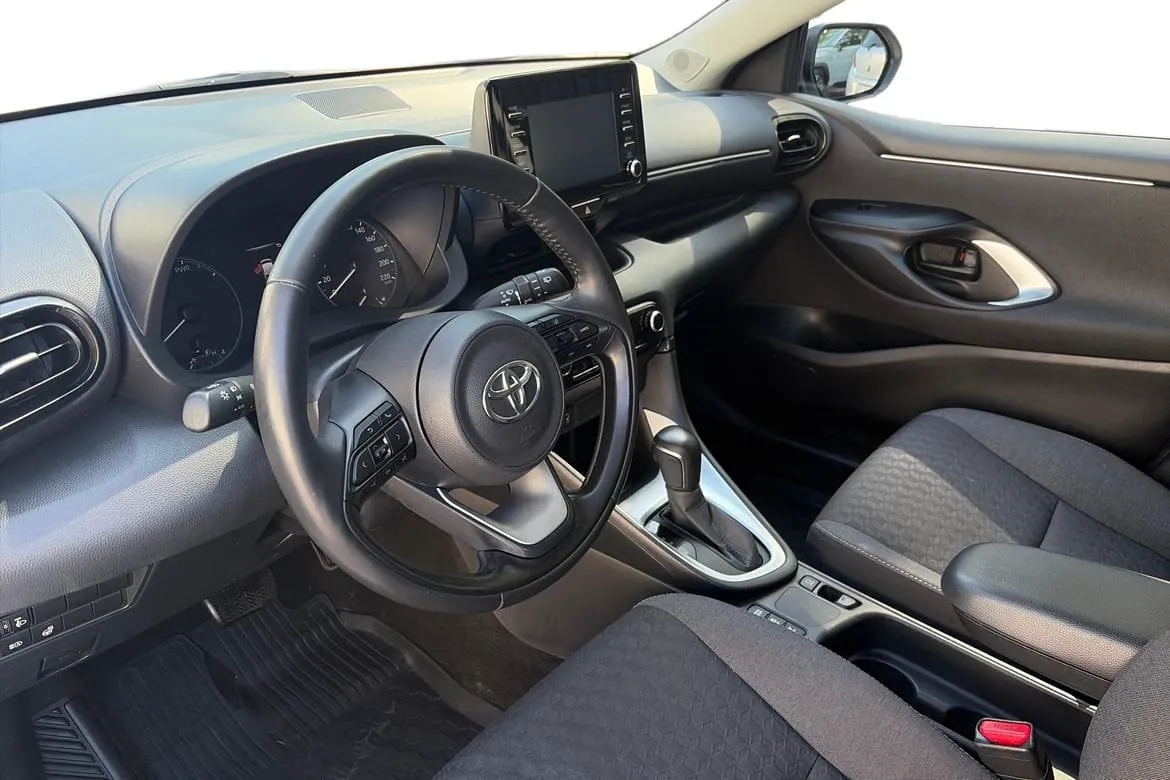 Vehicle image 8