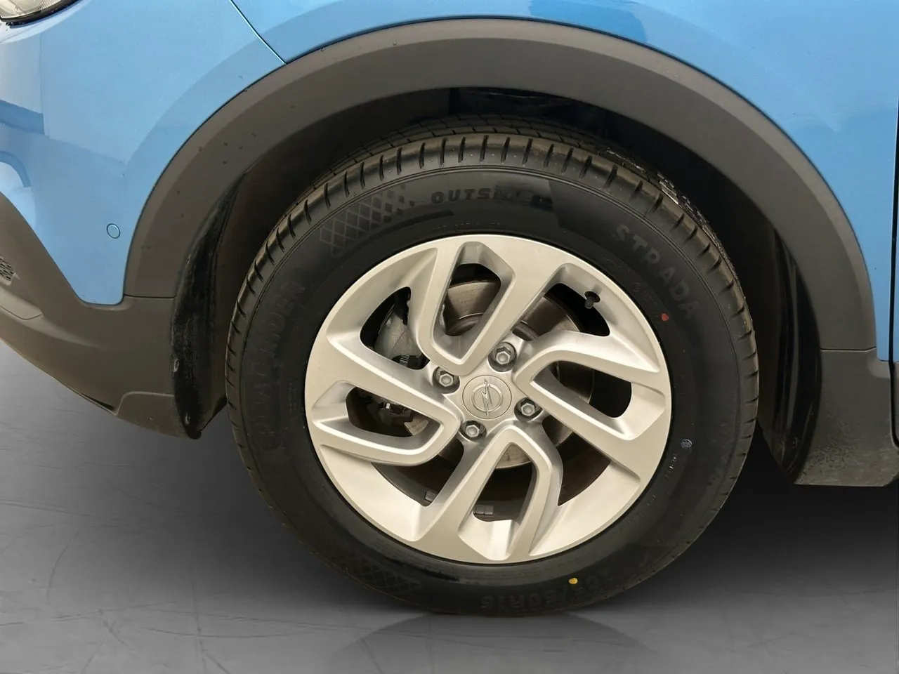 Vehicle image 23
