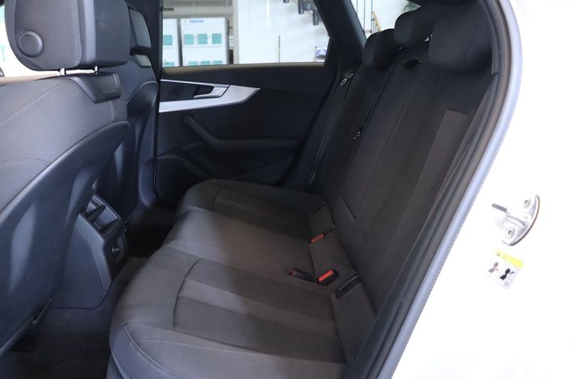Audi A4 bild 13