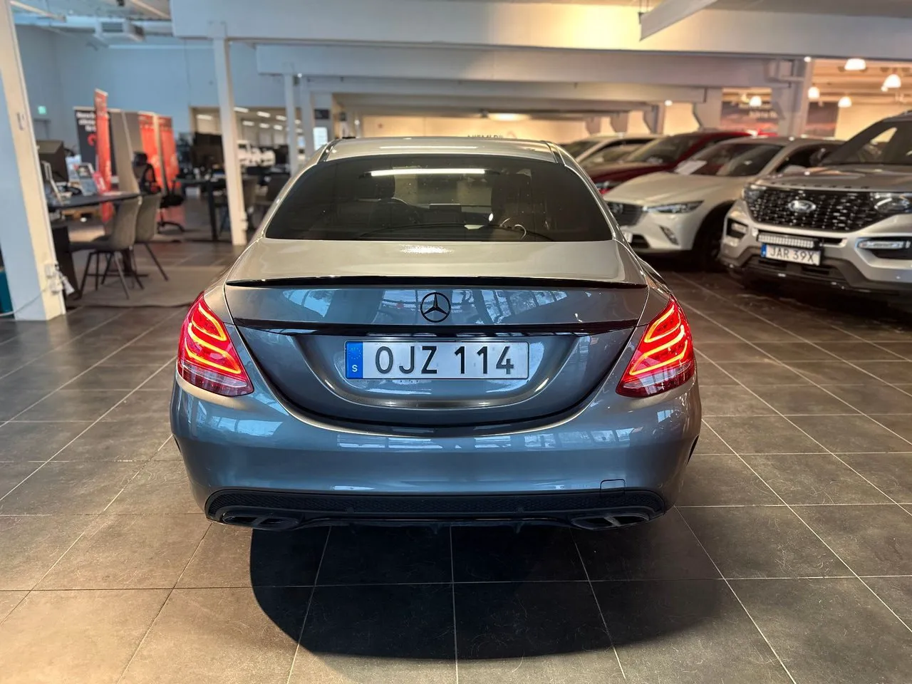Vehicle image 7